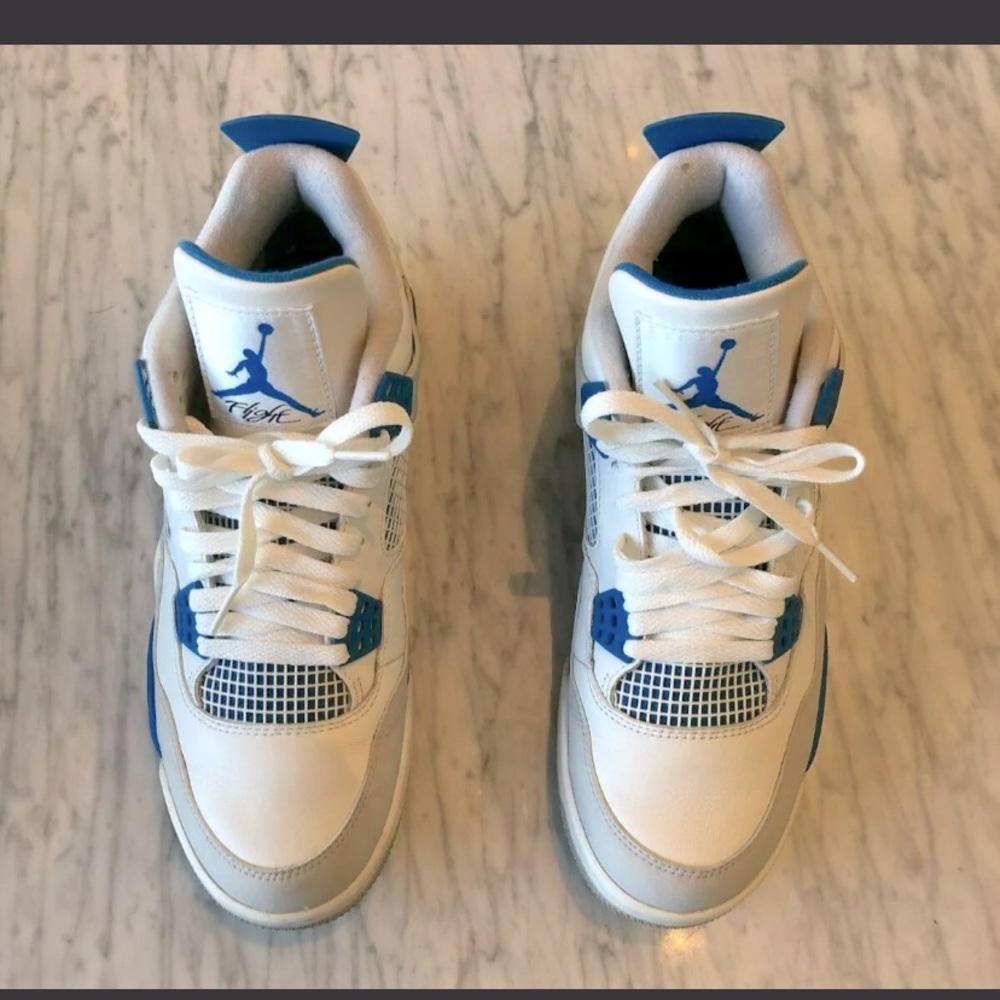Air Jordan 4